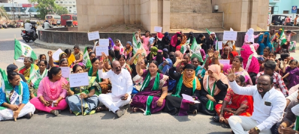 ಮಹಿಳಾ ಮೀಸಲಾತಿ ಮಸೂದೆ : ಕಾಂಗ್ರೆಸ್ ವಿರುದ್ಧ ಜೆಡಿಎಸ್ ಮಹಿಳಾ ಘಟಕ ಪ್ರತಿಭಟನೆ
