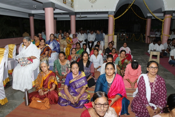 Under the jurisdiction of Ramakrishna Ashram Center in Bellary: Handover of documents