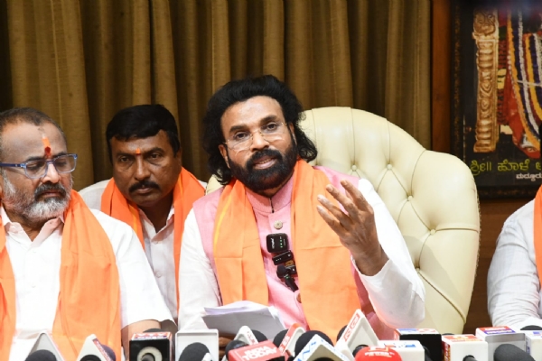 ಮಹಿಳೆಯರು ಕಾಂಗ್ರೆಸ್ಗೆ ಓಟ್ಬ್ಯಾಂಕ್ ಅಷ್ಟೇ - ಬಿ. ಶ್ರೀರಾಮುಲು