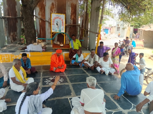 ಗದುಗಿನ ತೋಂಟದ ಶ್ರೀಗಳು ನಮಗೆ ಮಾದರಿ: ಕೋರಣೇಶ್ವರ ಸ್ವಾಮೀಜಿ
