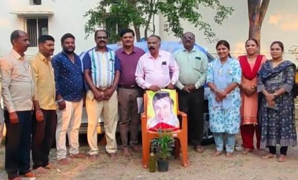 ಕೋಲಾರದಲ್ಲಿ ಎಸ್ಸಿ ಎಸ್ಟಿ ಸರ್ಕಾರಿ ನೌರರ ಸಮನ್ವಯ ಸಮಿತಿಯಿಂದ ವರನಟ ಡಾ.ರಾಜ್ಕುಮಾರ್ ಜಯಂತಿ ಆಚರಿಸಲಾಯಿತು.