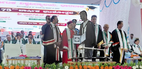 ಶಿಕ್ಷಕ ಅಲ್ತಾಫ್ ಹುಸೇನ್ ಮಕಾನದಾರ ಅವರಿಗೆ ಪಿಎಚ್.ಡಿ