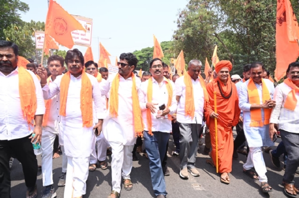 ಗೋ ಹತ್ಯೆ ನಿಷೇಧಕ್ಕೆ ಆಗ್ರಹ