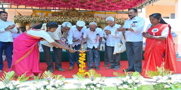 ಸುಗಟೂರು ಸಬರಮತಿ ಶಾಲೆಯಲ್ಲಿ ಗುರುವಂದನಾ ಕಾರ್ಯಕ್ರಮ