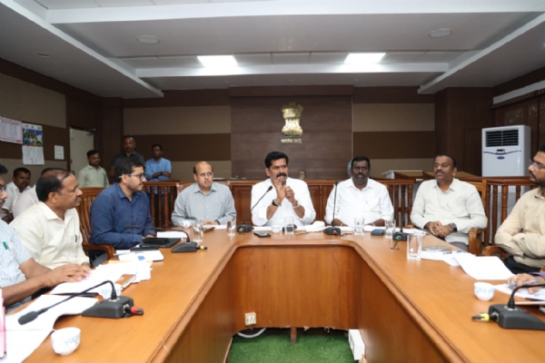 ಕುಡಿಯುವ ನೀರಿನ ಸಮಸ್ಯೆ ನಿವಾರಣೆ : ಅಧಿಕಾರಿಗಳೊಂದಿಗೆ ಸಚಿವರ ಸಭೆ