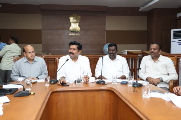 ಕುಡಿಯುವ ನೀರಿನ ಸಮಸ್ಯೆ ನಿವಾರಣೆ : ಅಧಿಕಾರಿಗಳೊಂದಿಗೆ ಸಚಿವರ ಸಭೆ