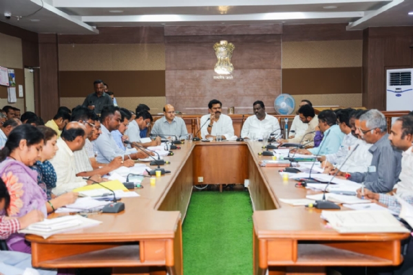 ಕುಡಿಯುವ ನೀರಿನ ಸಮಸ್ಯೆ ನಿವಾರಣೆ : ಅಧಿಕಾರಿಗಳೊಂದಿಗೆ ಸಚಿವರ ಸಭೆ