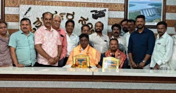 ಕರ್ನಾಟಕ ಕಾರ್ಯನಿರತ ಪತ್ರಕರ್ತರ ಸಂಘದ ಪ್ರಶಸ್ತಿ ವಿಜೇತರಿಗೆ ಕೋಲಾರದಲ್ಲಿ ಅಭಿನಂದಿಸಲಾಯಿತು.