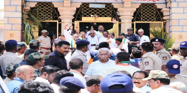 ಎರಡನೆ ಸುತ್ತಿನ ಮತಯಾಚನಗೆ ಬಾಗಲಕೋಟೆಗೆ ಭೇಟಿ ನೀಡಿದ ಮುಖ್ಯಮಂತ್ರಿ ಸಿದ್ದರಾಮಯ್ಯ