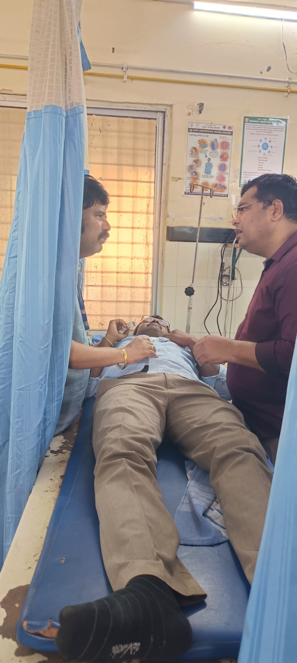 ಜೆಇ ವೀರೇಶ್ ಮೇಲೆ ಕಾಂಗ್ರೆಸ್ ಕಾರ್ಪೊರೇಟರ್ ಹಲ್ಲೆ ; ಆಘಾತ ಜೆಇ ವೀರೇಶ್ ಮೇಲೆ ಕಾಂಗ್ರೆಸ್ ಕಾರ್ಪೊರೇಟರ್ ಹಲ್ಲೆ ; ಆಘಾತ