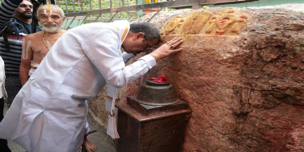 ನರಸಿಂಹ ಜಯಂತಿ ಅಂಗವಾಗಿ ಮಲ್ಲೇಶ್ವರಂ ದೇವಾಲಯಕ್ಕೆ ಧರ್ಮೇಂದ್ರ ಪ್ರಧಾನ ಭೇಟಿ