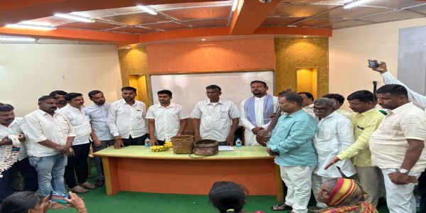 ಅಲೆಮಾರಿ ಸಮಾಜದ ಮುಖಂಡರೊಂದಿಗೆ ಸಚಿವ ಜಾರಕಿಹೋಳಿ ಮಹತ್ವದ ಸಭೆ