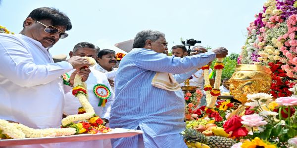 ಬಾಬು ಜಗಜೀವನ್ ರಾಮ್ ಪ್ರತಿಮೆಗೆ ಮುಖ್ಯಮಂತ್ರಿ ಮಾಲಾರ್ಪಣೆ