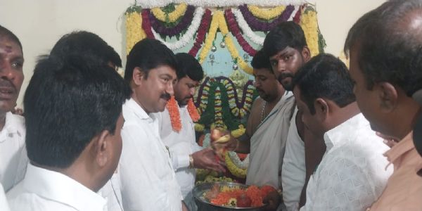 ಗಾಜಲದಿನ್ನೆ ಸತ್ಯಮ್ಮದೇವಿ ಪ್ರತಿಷ್ಠಾಪನೆಯಲ್ಲಿ ಶಾಸಕ ಕೊತ್ತೂರು ಮಂಜುನಾಥ್ ಭಾಗಿ
