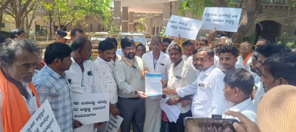 ಅರಿವಿನ ಗವಿಯಲ್ಲಿ ಹಡಪದ ಅಪ್ಪಣ್ಣ ಪುತ್ಥಳಿಯನ್ನು ಪುನಃ ಸ್ಥಾಪಿಸಿ ; ಹಡಪದ ಸಮಾಜ