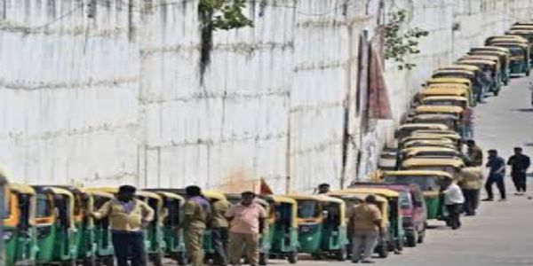 ರಾಜ್ಯದಲ್ಲಿ ಎಲ್ಪಿಜಿ ಕೊರತೆ ; ಸಂಕಷ್ಟದಲ್ಲಿ ಆಟೋ ಚಾಲಕರು