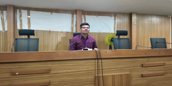 ಸುಸೂತ್ರ ಮತದಾನಕ್ಕೆ ಸಕಲ ಸಿದ್ಧತೆ : ಚುನಾವಣಾಧಿಕಾರಿ ಸಂತೋಷ್ ಕುಮಾರ್