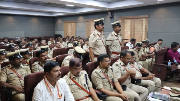 ಬಳ್ಳಾರಿಗೆ ಡಿಜಿಪಿ ಡಾ.ಎಂ.ಎ. ಸಲೀಂ ಭೇಟಿ : ಭ್ರಷ್ಟಾಚಾರ ಮುಕ್ತ ಸೇವೆಗೆ ಕರೆ