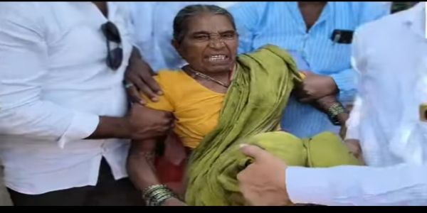 ಮತಗಟ್ಟೆಯಲ್ಲಿ ಮೂಲಭೂತ ಸೌಲಭ್ಯಗಳ ಕೊರತೆ ; ಬಿಸಿಲಿಗೆ ತತ್ತರಿಸಿ ವೃದ್ಧೆ ಬಿದ್ದು ಅಸ್ವಸ್ಥ