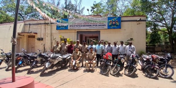 10 ಮೋಟಾರ ಸೈಕಲಗಳನ್ನು ಕಳ್ಳತನ ಮಾಡಿದ ಆರೋಪಿ ಬಂಧನ
