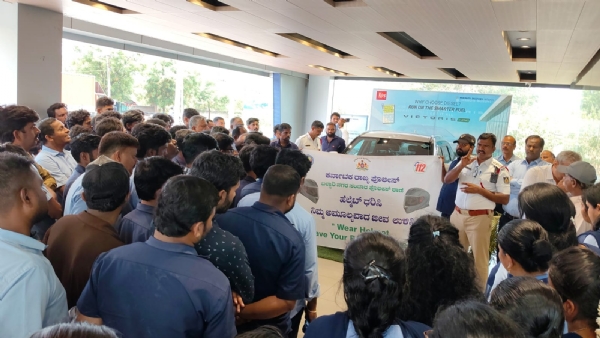 ಹೆಲ್ಮೆಟ್ ಕಡ್ಢಾಯ : ಸಂಚಾರ ಠಾಣೆಯ ಸಿಬ್ಬಂದಿ ಭೇಟಿ