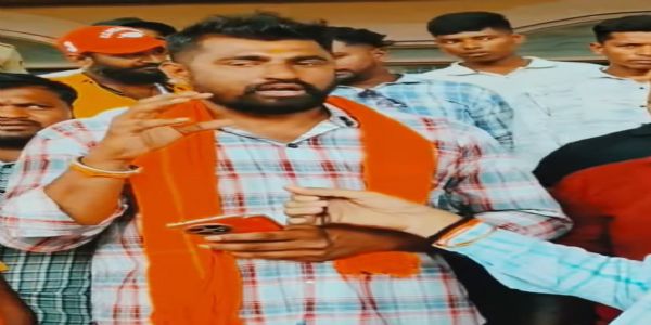 ಹಿಜಾಬ್ ಗೆ ಅನುಮತಿ ವಿರೋಧಿಸಿ ಶ್ರೀರಾಮ ಸೇನೆಯ ಪ್ರತಿಭಟನೆ