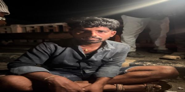 ವಿವಾಹಿತ ಪ್ರಿಯತಮೆಯನ್ನೇ ಕೊಂದ ಪಾತಕಿ : ಜನರ ಎಚ್ಚರಿಕೆಯಿಂದ ಆರೋಪಿ ಪೊಲೀಸರ ವಶಕ್ಕೆ