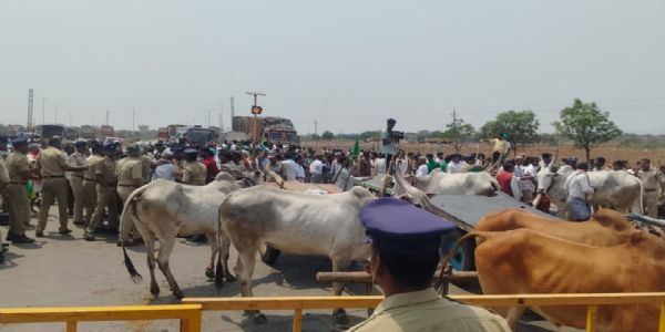 ಕುಡತಿನಿ ಭೂ ಸಂತ್ರಸ್ತರಿಂದ ಭೂಮಿ ಪ್ರವೇಶ ; ಪೊಲೀಸರಿಂದ ತಡೆ