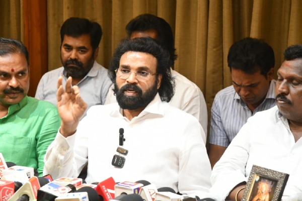 ವೈಫಲ್ಯ ಮರೆಮಾಚಲು ಸಾಧನಾ ಸಮಾವೇಶ : ಬಿ. ಶ್ರೀರಾಮುಲು