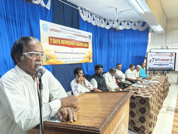 ಪುಸ್ತಕದ ಜೊತೆಯಲ್ಲಿ ಪ್ರಾಯೋಗಿಕ ಜ್ಞಾನದ ಬೋಧನೆ ಅಗತ್ಯ : ಡಾ. ಅರವಿಂದ ಪಾಟೀಲ ಪುಸ್ತಕದ ಜೊತೆಯಲ್ಲಿ ಪ್ರಾಯೋಗಿಕ ಜ್ಞಾನದ ಬೋಧನೆ ಅಗತ್ಯ : ಡಾ. ಅರವಿಂದ ಪಾಟೀಲ
