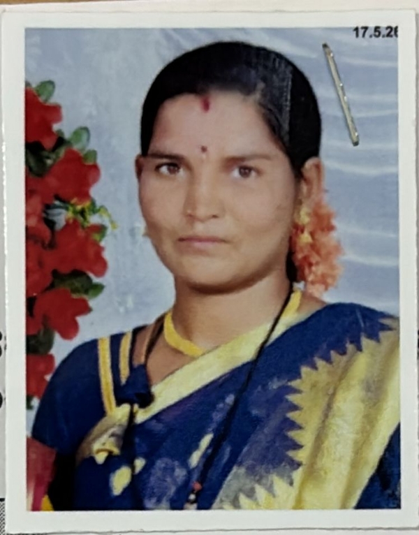 Housewife missing with two children Housewife missing with two children