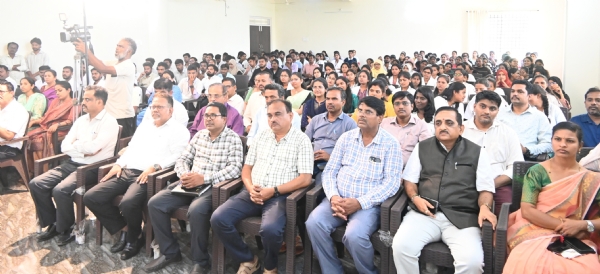 ವಿಶ್ವವಿದ್ಯಾಲಯಗಳು ತಂತ್ರಜ್ಞಾನ ಆಧಾರಿತ ಶಿಕ್ಷಣ ನೀಡಲಿ; ಕೆ. ನಾಗೇಂದ್ರ ಪ್ರಸಾದ್