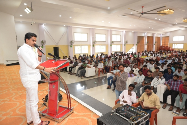 ಕರ್ನಾಟಕದಲ್ಲಿ ಕನ್ನಡಿಗನೇ ಸಾರ್ವಭೌಮ: ಶಾಸಕ ನಾರಾ ಭರತರೆಡ್ಡಿ