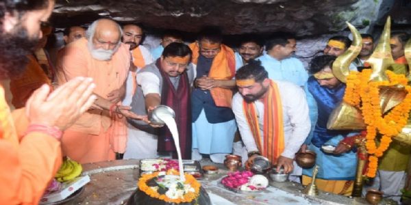 ತಪಕೇಶ್ವರ ಮಹಾದೇವ ದೇವಾಲಯದಲ್ಲಿ ಬಿಜೆಪಿ ರಾಷ್ಟ್ರೀಯ ಅಧ್ಯಕ್ಷ ನಿತಿನ್ ನಬಿನ್ ವಿಶೇಷ ಪೂಜೆ