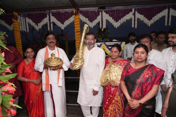 Gold ornaments worth crores donated