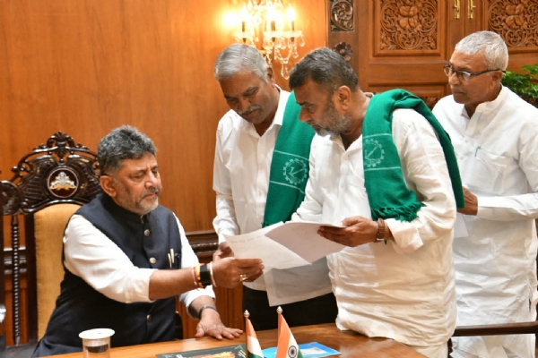 223ನೇ ದಿನದ ಬಲ್ಡೋಟ ವಿರೋಧಿ ಹೋರಾಟ : ಮನವಿ ಸಲ್ಲಿಸಿ ಬಸಾಫುರ ಕೆರೆ ಕ್ರಮಕ್ಕೆ ಆಗ್ರಹ: ಮೂಕಪ್ಪ ಮೇಸ್ತ್ರಿ 223ನೇ ದಿನದ ಬಲ್ಡೋಟ ವಿರೋಧಿ ಹೋರಾಟ : ಮನವಿ ಸಲ್ಲಿಸಿ ಬಸಾಫುರ ಕೆರೆ ಕ್ರಮಕ್ಕೆ ಆಗ್ರಹ: ಮೂಕಪ್ಪ ಮೇಸ್ತ್ರಿ