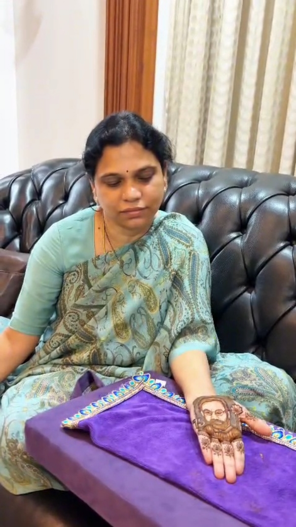 ನರೇಂದ್ರ ಮೋದಿ ಅಧಿಕಾರದಲ್ಲಿ 12 ವರ್ಷ : ಹಸ್ತದಲ್ಲಿ ಮೋದಿ ನರೇಂದ್ರ ಮೋದಿ ಅಧಿಕಾರದಲ್ಲಿ 12 ವರ್ಷ : ಹಸ್ತದಲ್ಲಿ ಮೋದಿ