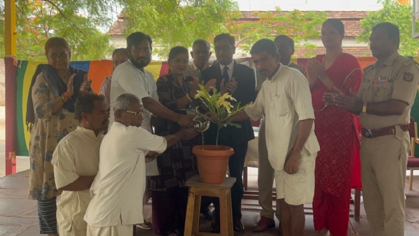 ದಂಡ ಪಾವತಿ : ಬಳ್ಳಾರಿಯ ಸೆಂಟ್ರಲ್ ಜೈಲಿನಲ್ಲಿ ಶಿಕ್ಷಿತರ ಬಿಡುಗಡೆ