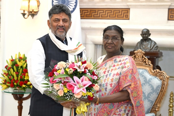 Cm meets President Cm meets President
