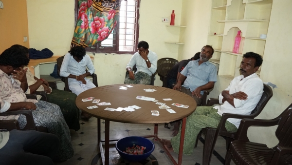 ಕುಡತಿನಿ : ಕ್ಲಬ್ಗಳ ಮೇಲೆ ದಾಳಿ, 69 ಜನರ ವಿರುದ್ಧ ಪ್ರಕರಣ