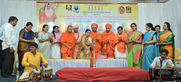 The three-day 22nd commemoration of Nandipura Sricharantappajja Mahaswamy begins