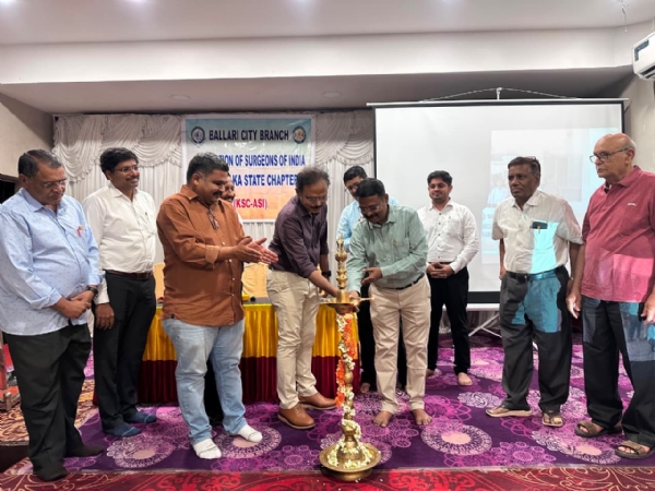 ಬಳ್ಳಾರಿ: ಹಿರಿಯ ಶಸ್ತ್ರಚಿಕಿತ್ಸಕರಿಗೆ ಸನ್ಮಾನ