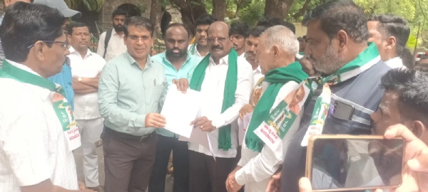 ಬಿಡದಿ ಟೌನ್ಶಿಫ್ ವಿರೋಧಿಸಿ ಬಳ್ಳಾರಿಯಲ್ಲಿ ಜೆಡಿಎಸ್ ಪ್ರತಿಭಟನೆ