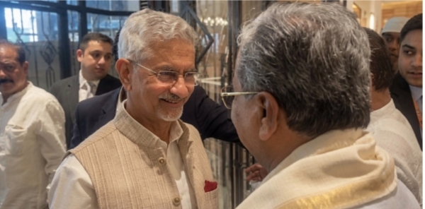 ಜೈಶಂಕರ ಸಿದ್ದರಾಮಯ್ಯ ಭೇಟಿ