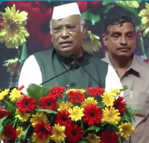 ಮಲ್ಲಿಕಾರ್ಜುನ ಖರ್ಗೆ ಮಲ್ಲಿಕಾರ್ಜುನ ಖರ್ಗೆ