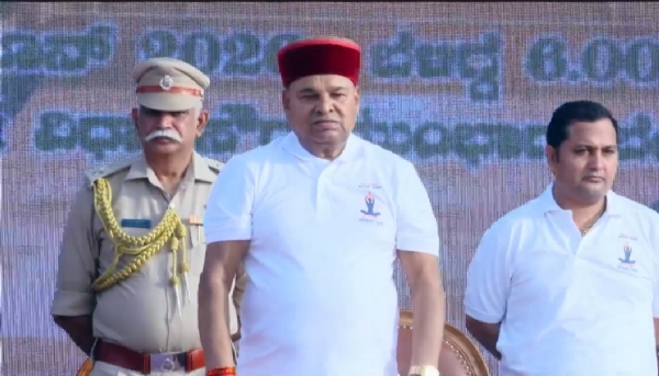गवर्नर गहलोत ने योग दिवस समारोह में हिस्सा लिया। गवर्नर गहलोत ने योग दिवस समारोह में हिस्सा लिया।