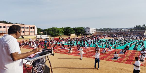 ದೇಹ, ಮನಸನ್ನು ಪ್ರಕೃತಿಯೊಂದಿಗೆ ಜೋಡಿಸುವ ಶಕ್ತಿ ಯೋಗಕ್ಕಿದೆ: ಸಂಸದ ಕೆ.ರಾಜಶೇಖರ ಹಿಟ್ನಾಳ