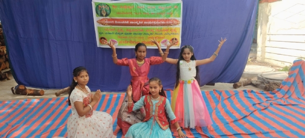 ರಂಗಭೂಮಿ ಸೇವೆಗೆ ಹೇಮೇಶ್ವರರ ಕೊಡುಗೆ ಅಪಾರ : ಬಿ. ಸಿದ್ದಪ್ಪ ರಂಗಭೂಮಿ ಸೇವೆಗೆ ಹೇಮೇಶ್ವರರ ಕೊಡುಗೆ ಅಪಾರ : ಬಿ. ಸಿದ್ದಪ್ಪ