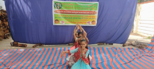 ರಂಗಭೂಮಿ ಸೇವೆಗೆ ಹೇಮೇಶ್ವರರ ಕೊಡುಗೆ ಅಪಾರ : ಬಿ. ಸಿದ್ದಪ್ಪ ರಂಗಭೂಮಿ ಸೇವೆಗೆ ಹೇಮೇಶ್ವರರ ಕೊಡುಗೆ ಅಪಾರ : ಬಿ. ಸಿದ್ದಪ್ಪ