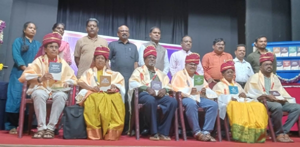 ಕೋಲಾರ ಜಿಲ್ಲೆಯ ಸಾಹಿತಿ ಎಸ್.ಸಿ.ಶೈಲಜಾ ರವರು ರಚಿಸಿರುವ ಕೃಷಿ ಕೂಲಿ ಕಾರ್ಮಿಕ ಮಹಿಳೆ ಪುಸ್ತಕವನ್ನು ಹಂಪಿ ವಿಶ್ವವಿದ್ಯಾಲಯದಲ್ಲಿ ಬಿಡುಗಡೆ ಮಾಡಲಾಯಿತು.